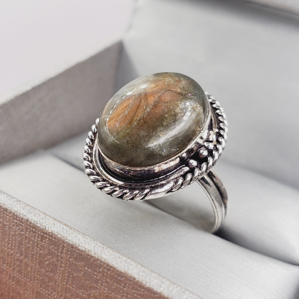 Genuine Oval Bezel Set Labradorite 925 Sterling Silver Ring - Picture 3 of 6